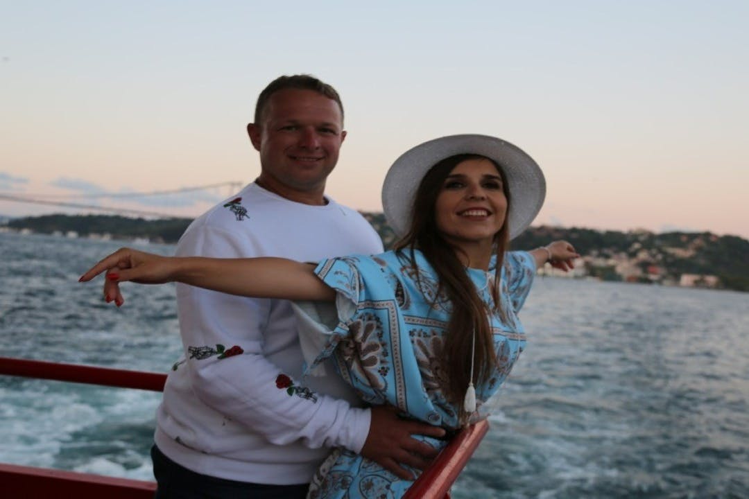 Taking amazing pictures from a boat trip.