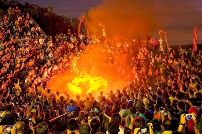 Bali: Tanah Lot & Uluwatu Temple Private Tour + Kecak Dance