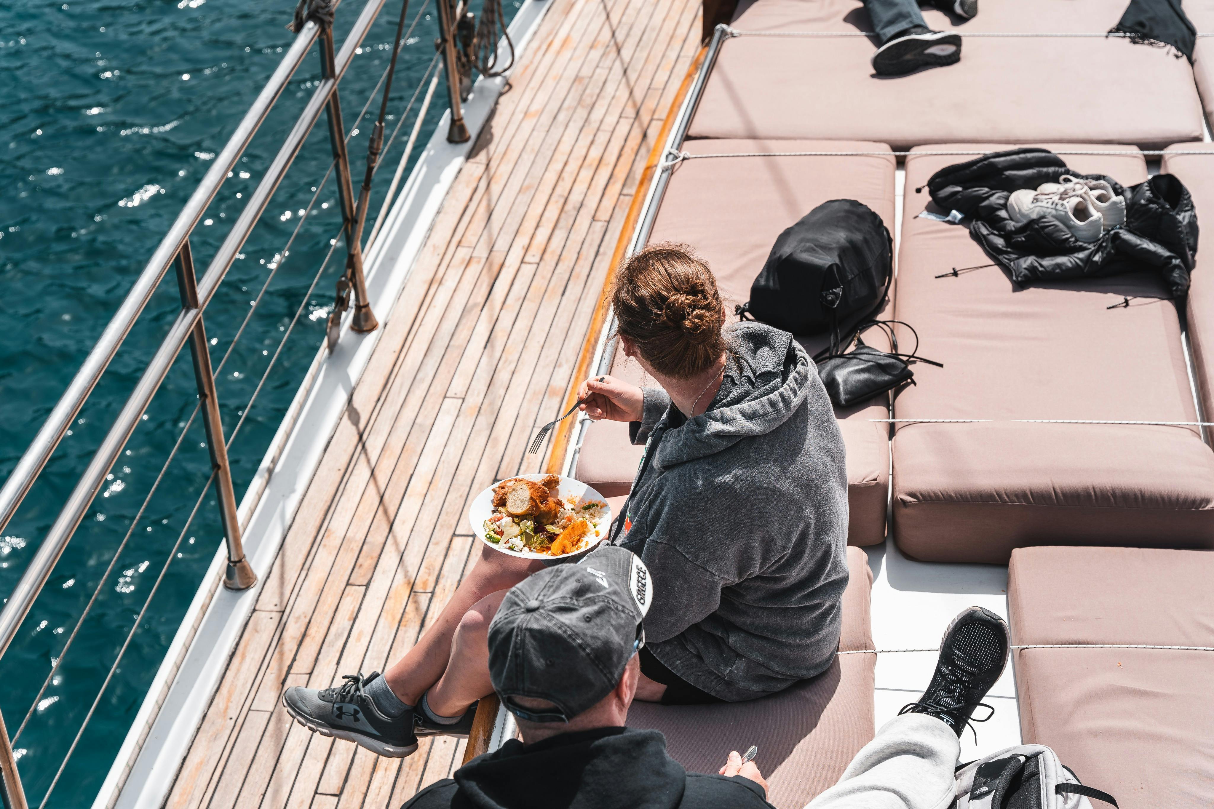 Riviera de Atenas: Passeio de barco de meio dia com jantar, bebidas e paragem para nadar - Photo 7