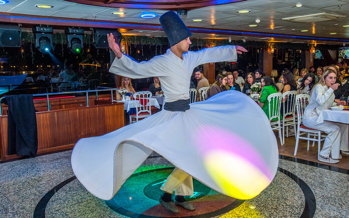 Istanbul: Bosphorus Dinner Cruise with Traditional Dervish Show