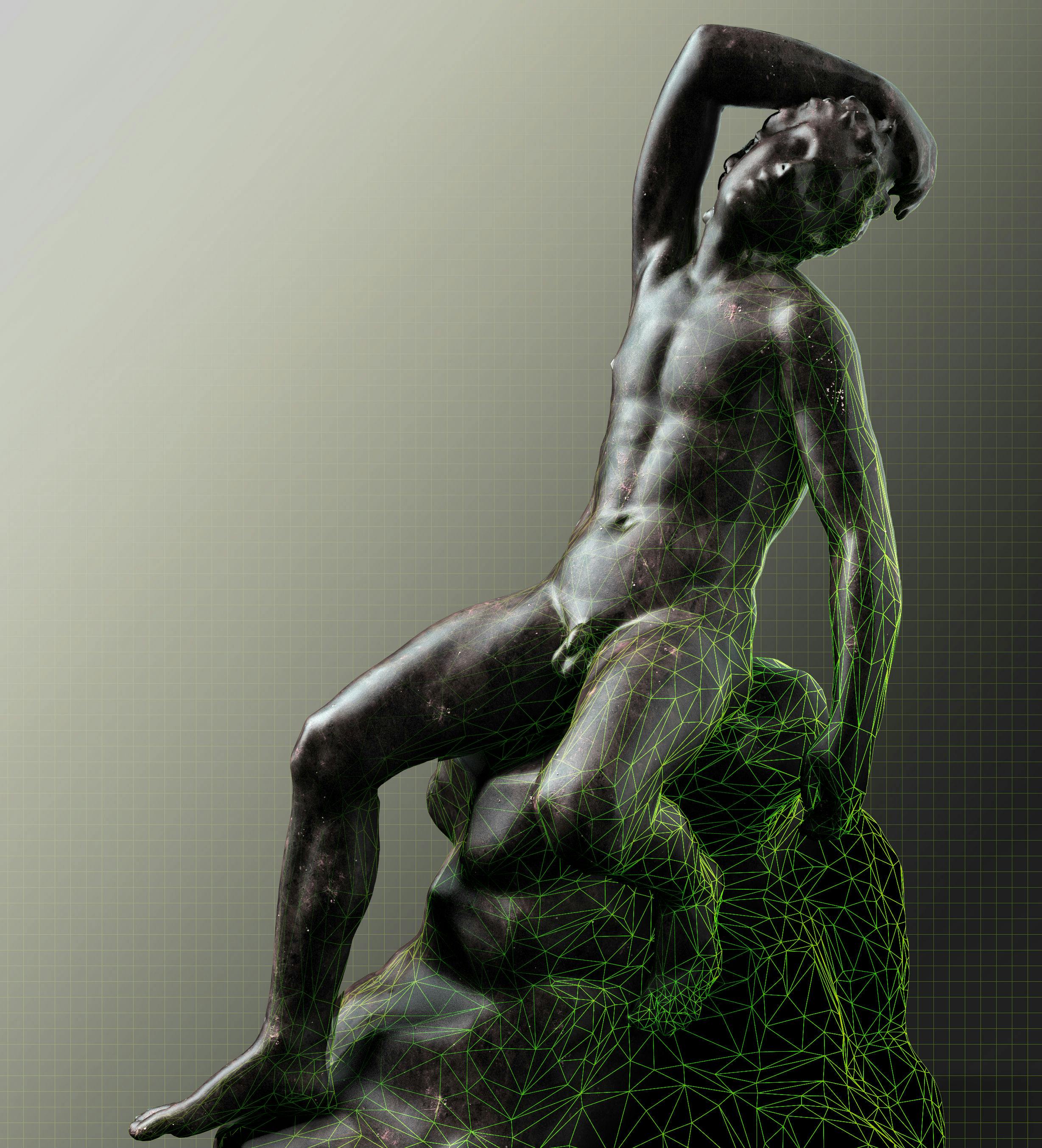 Klasická mužská socha zamyšleně pózující na vrcholu skály, částečně pokrytá zelenou drátěnou grafikou v gradientním pozadí.