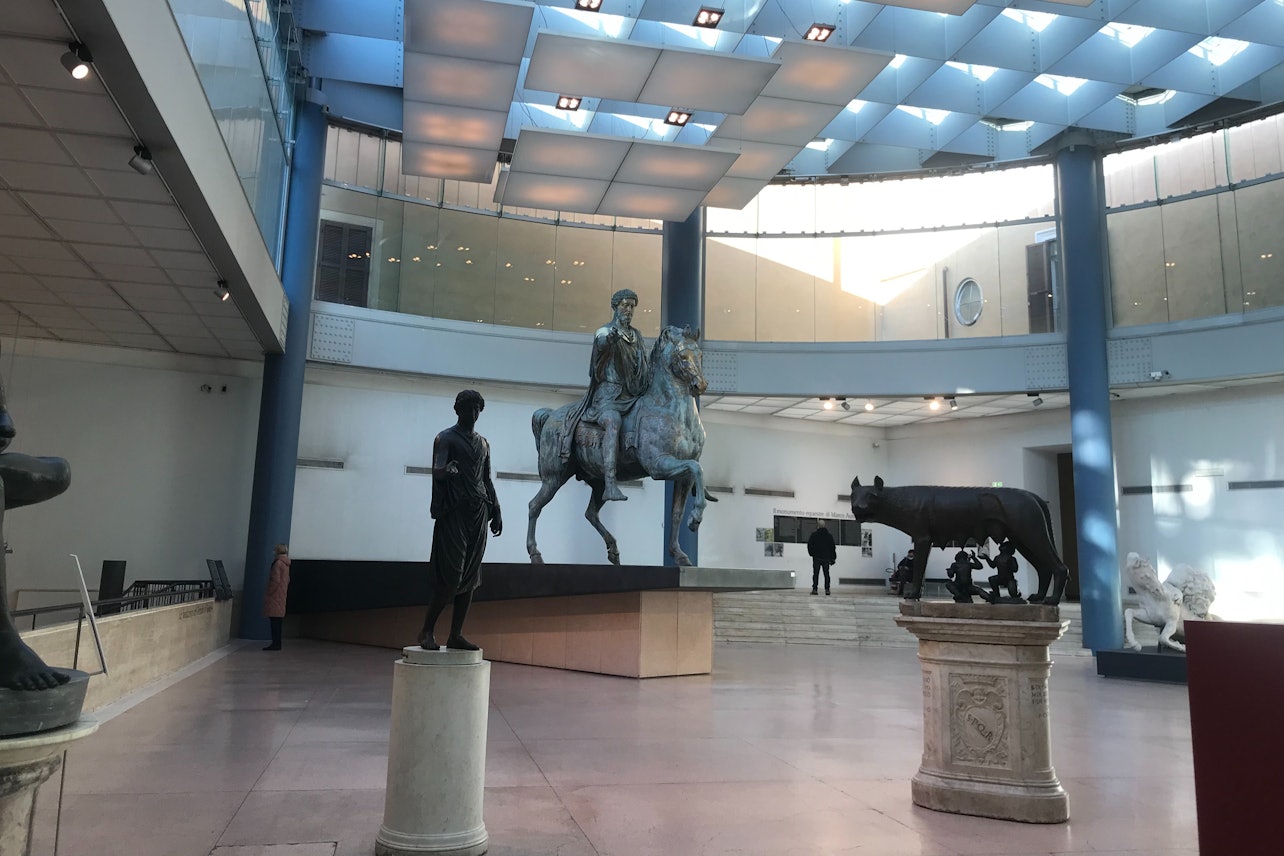 Museus Capitolinos e Centrale Montemartini com Vídeo Multimídia - Acomodações em Roma