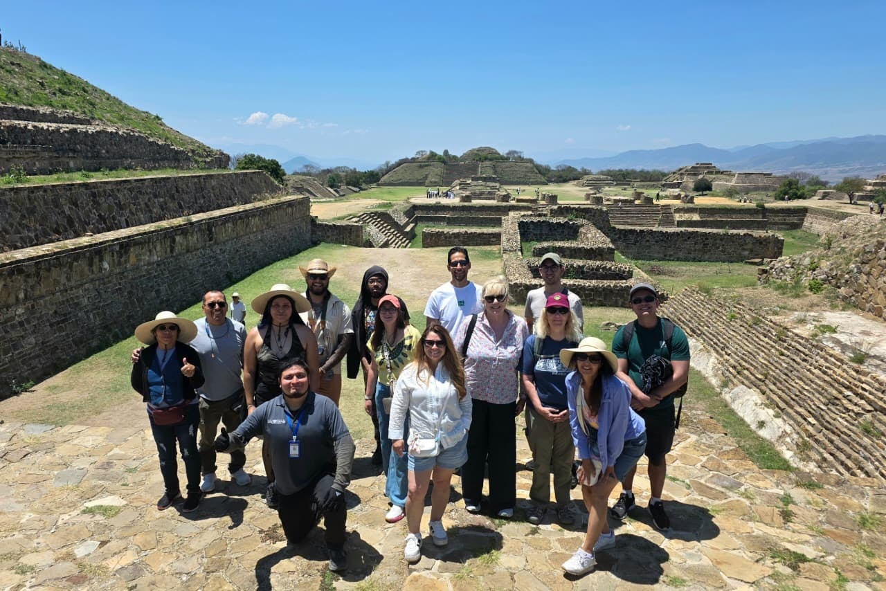 Oaxaca: Guided Tour, Transfers, Snacks + Monte Albán Entry