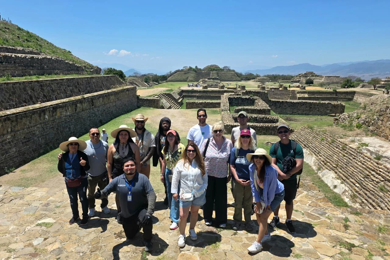 Oaxaca: Guided Tour, Transfers, Snacks + Monte Albán Entry