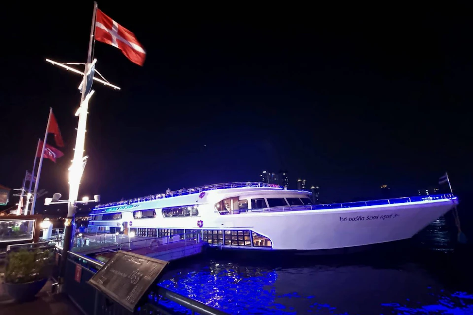 White Orchid Cruise in Bangkok