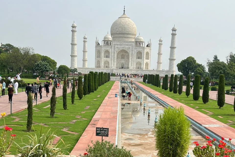 Taj Mahal: 7 Wonders of the World