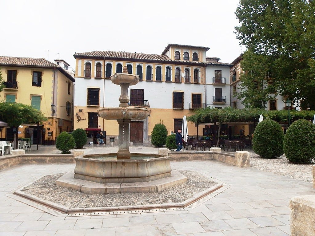 Paseo de los Tristes in Granada