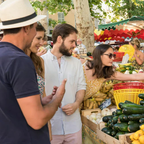 Marknadsscen med grönsaker