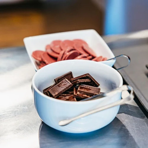 Brussels: Guided Chocolate Workshop + Tasting - Photo 5