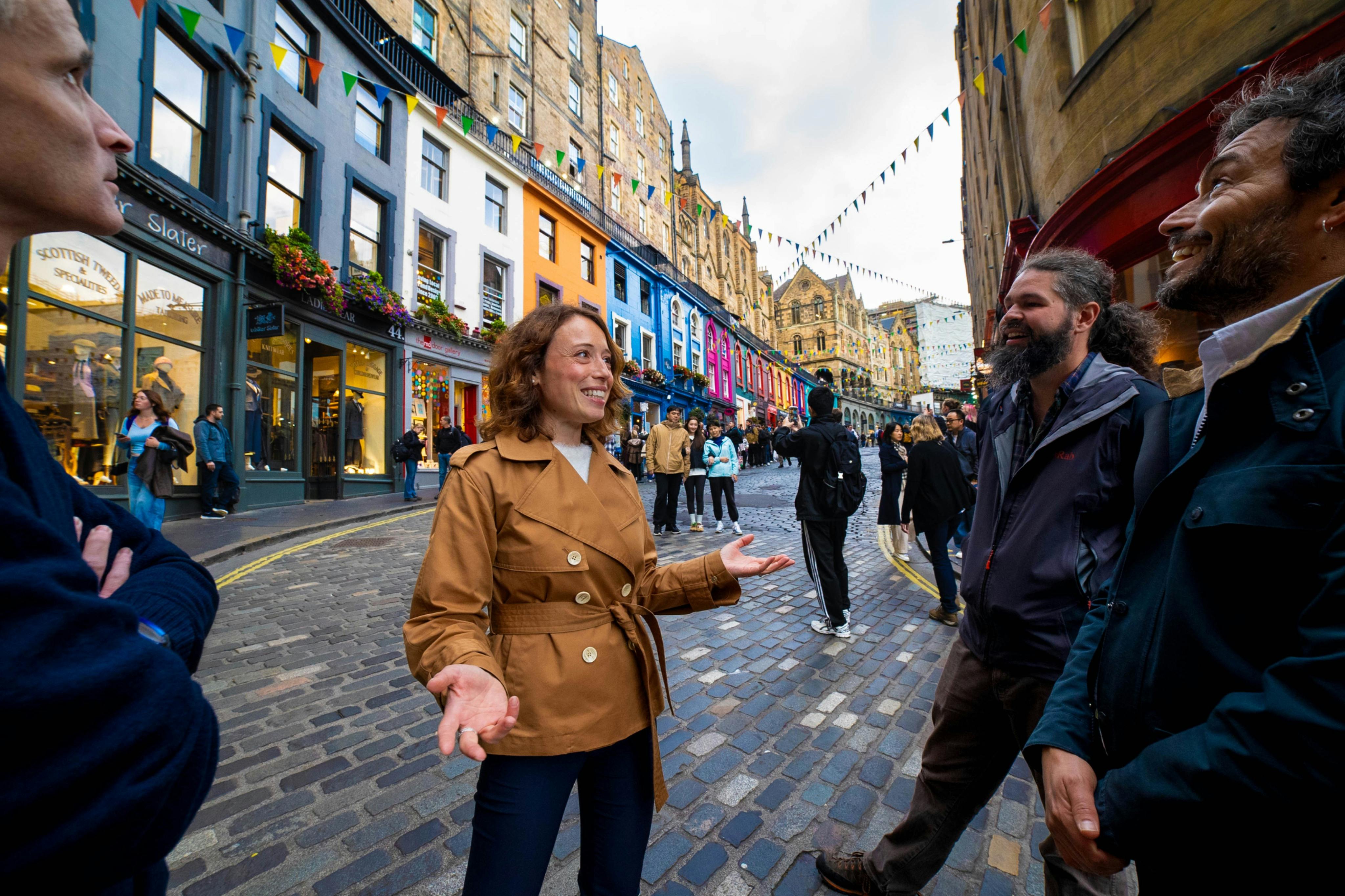 Edinburgh Castle & Royal Mile: Guided Walking Tour in Edinburgh – Tiqets