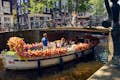 Participe de nosso cruzeiro pelo canal com barcos de flores