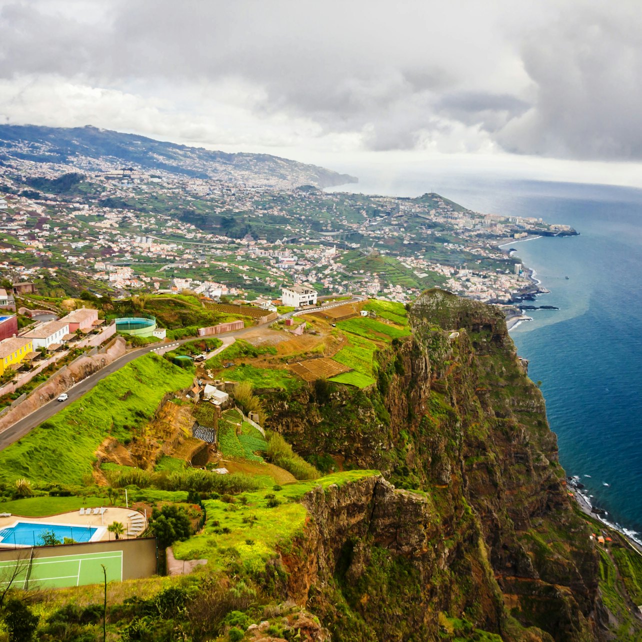 Autocarro hop-on hop-off Funchal: passeio 3 em 1 de 48 horas - Acomodações em Funchal