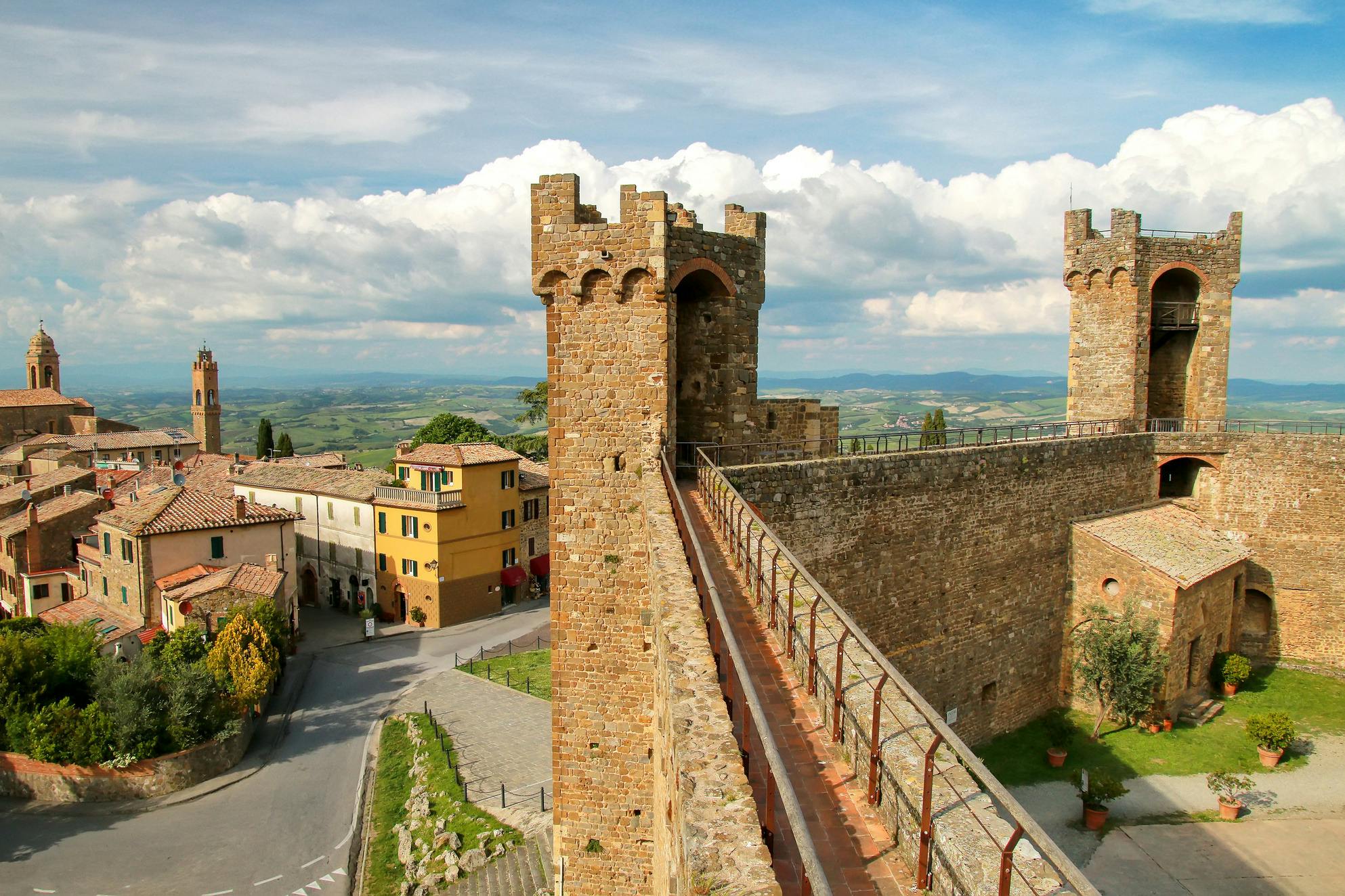 Medieval Tuscany Experience: Visit Monteriggioni and Val d'Orcia from Florence