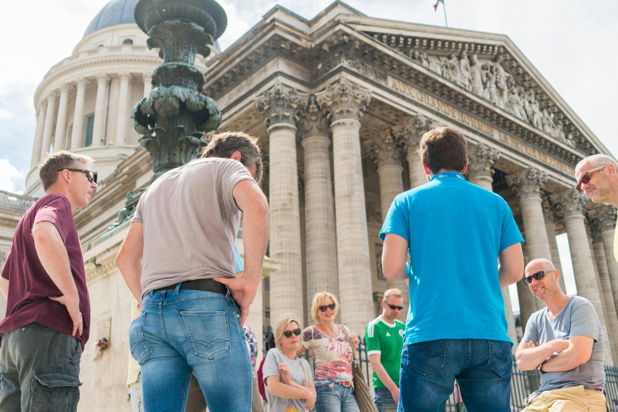 パンテオンの前で