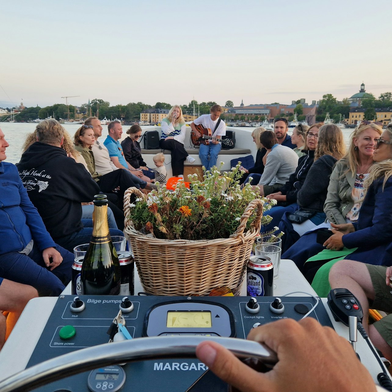 Stoccolma: Tour in barca con musica dal vivo - Alloggi in Stockholm
