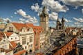 持布拉格游客通行证可免费参观带天文钟的老市政厅，包括电梯。