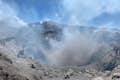 Emissioni di cenere da uno dei Crateri posti all'intento del Cratere Centrale dell'Etna nominato Bocca Nuova