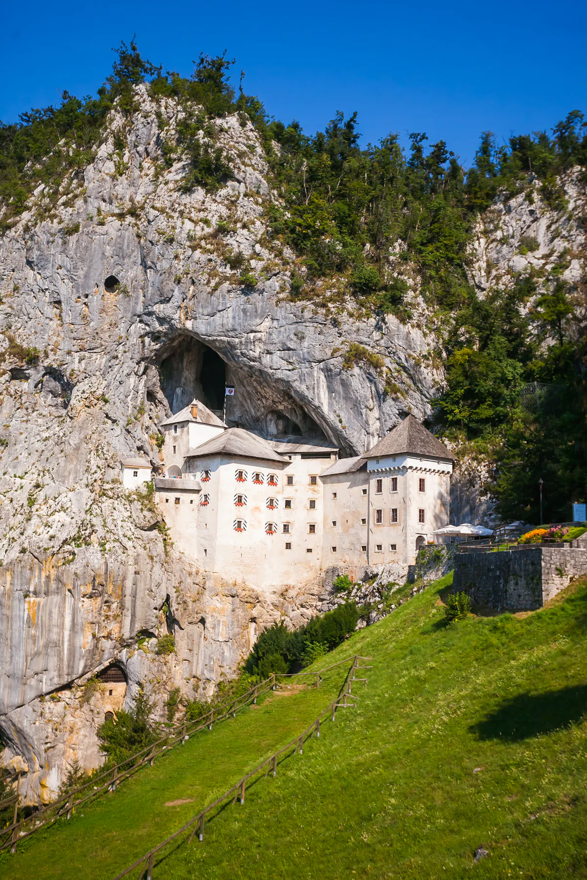 Lago Bled, Gruta de Postojna e Castelo de Predjama: Passeio de Dia Inteiro saindo de Ljubljana
