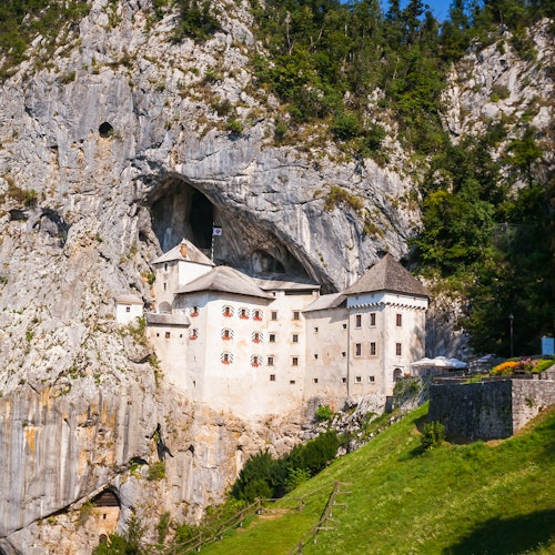 Lago de Bled, cueva Postojna y castillo de Predjama: Tour de día desde Liubliana