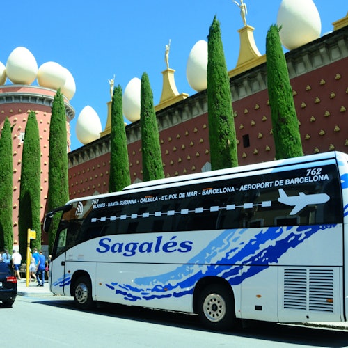 Autobús a Figueres: Pase de un día desde Barcelona o Girona