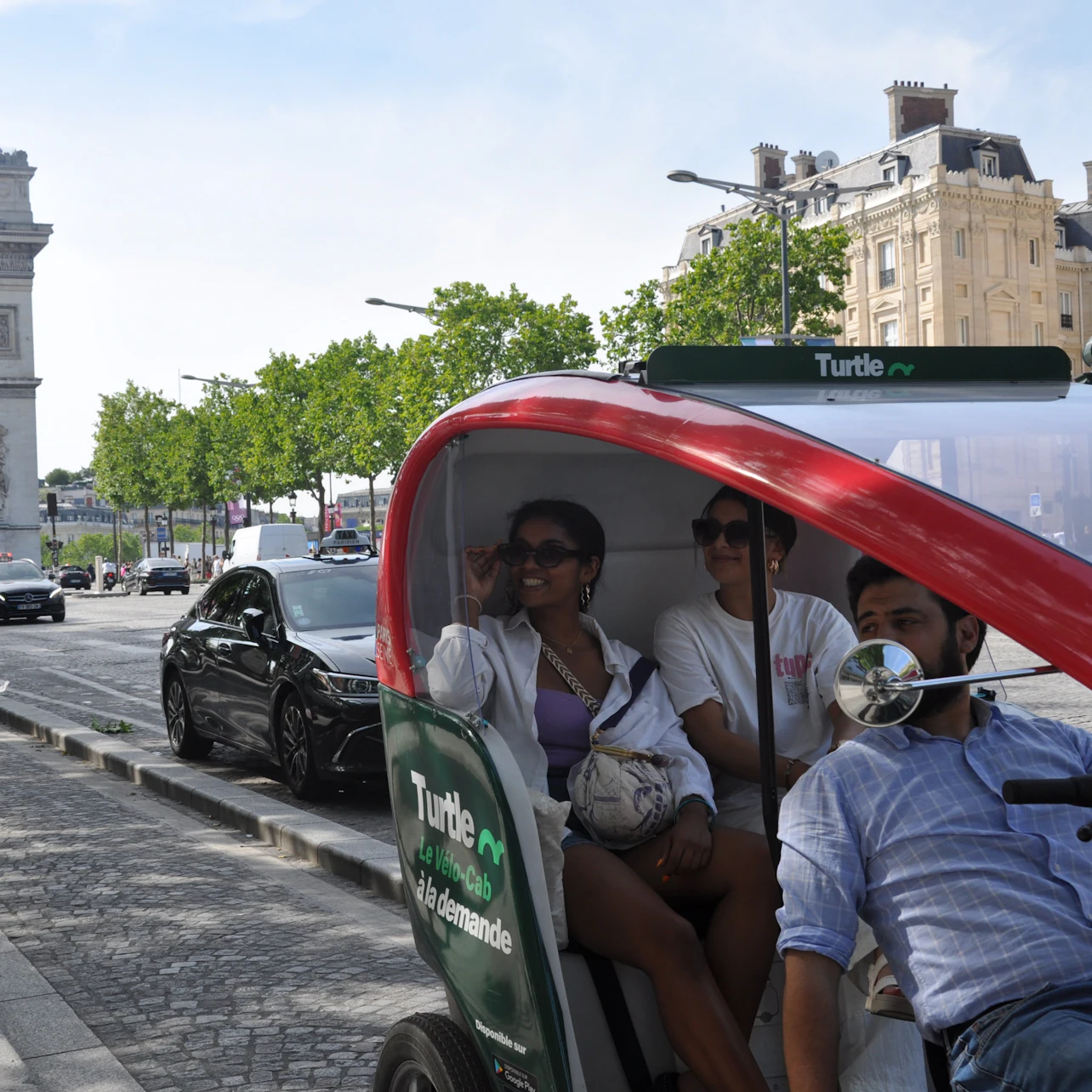 Paris: Private Guided Rickshaw Tour