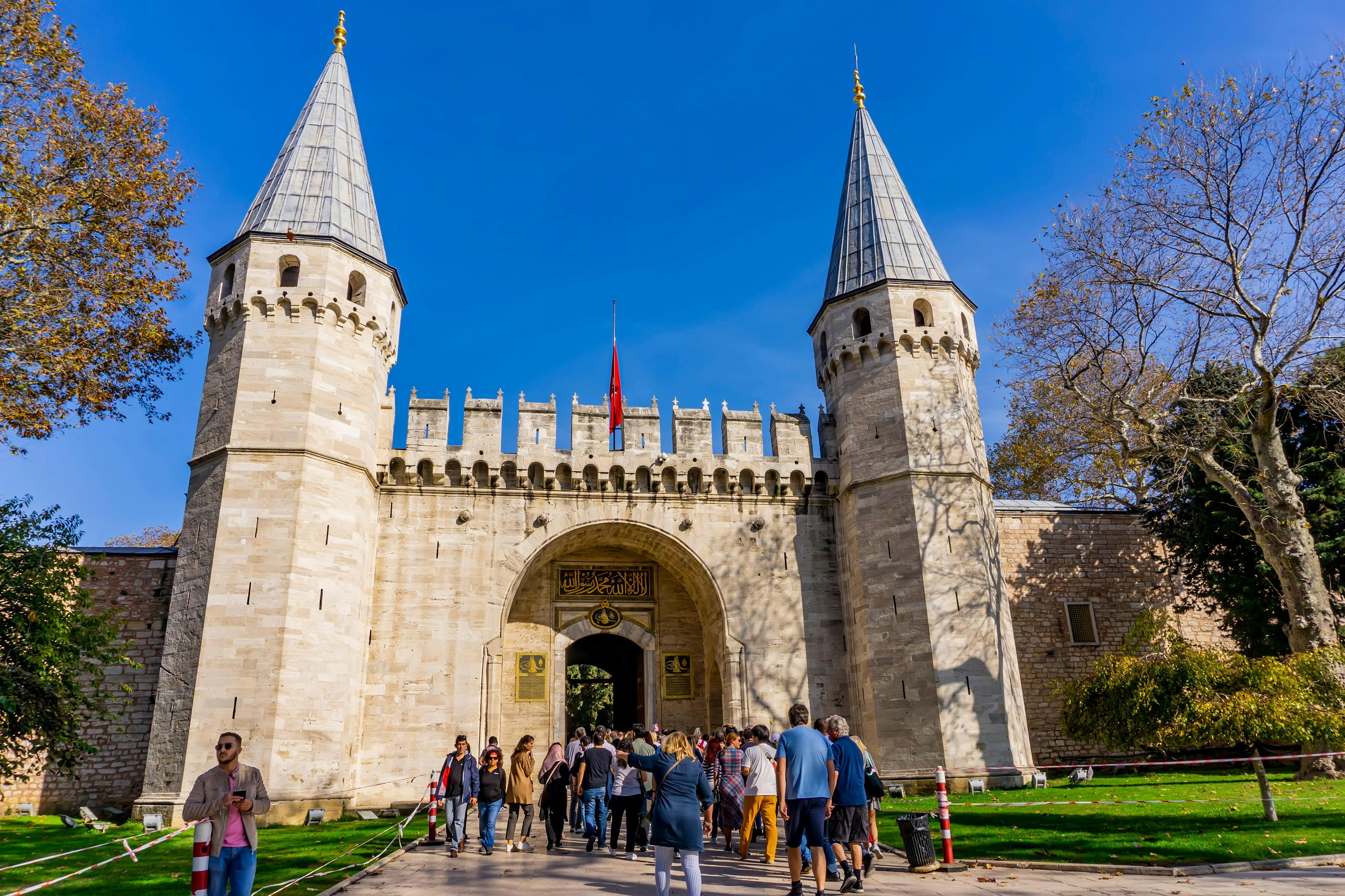 The entrance to Topkapi Palace