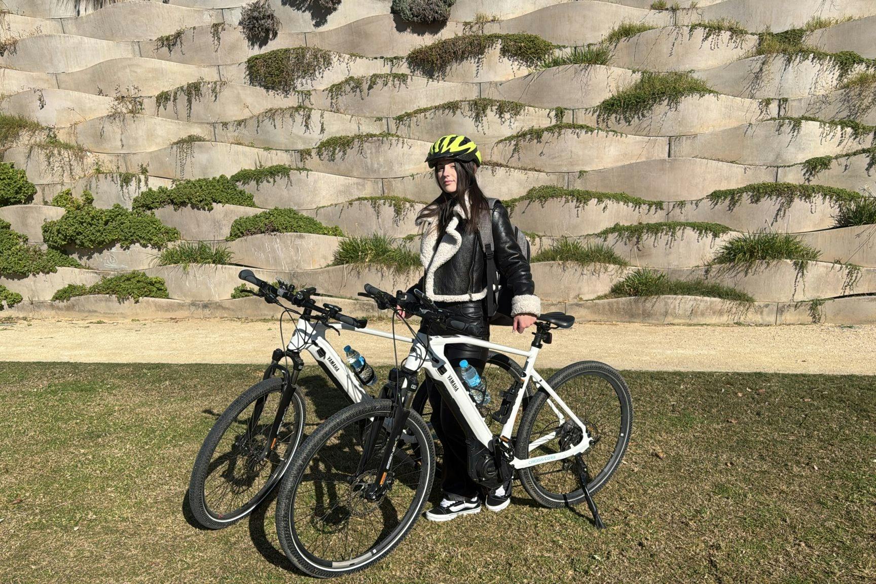 Ανακαλύψτε τη Βαλένθια με ένα ηλεκτρονικό ποδήλατο Yamaha. Αυτά τα ποδήλατα είναι ιδανικά για μεγάλες διαδρομές χάρη στην υψηλή αυτονομία των 120 χιλιομέτρων.