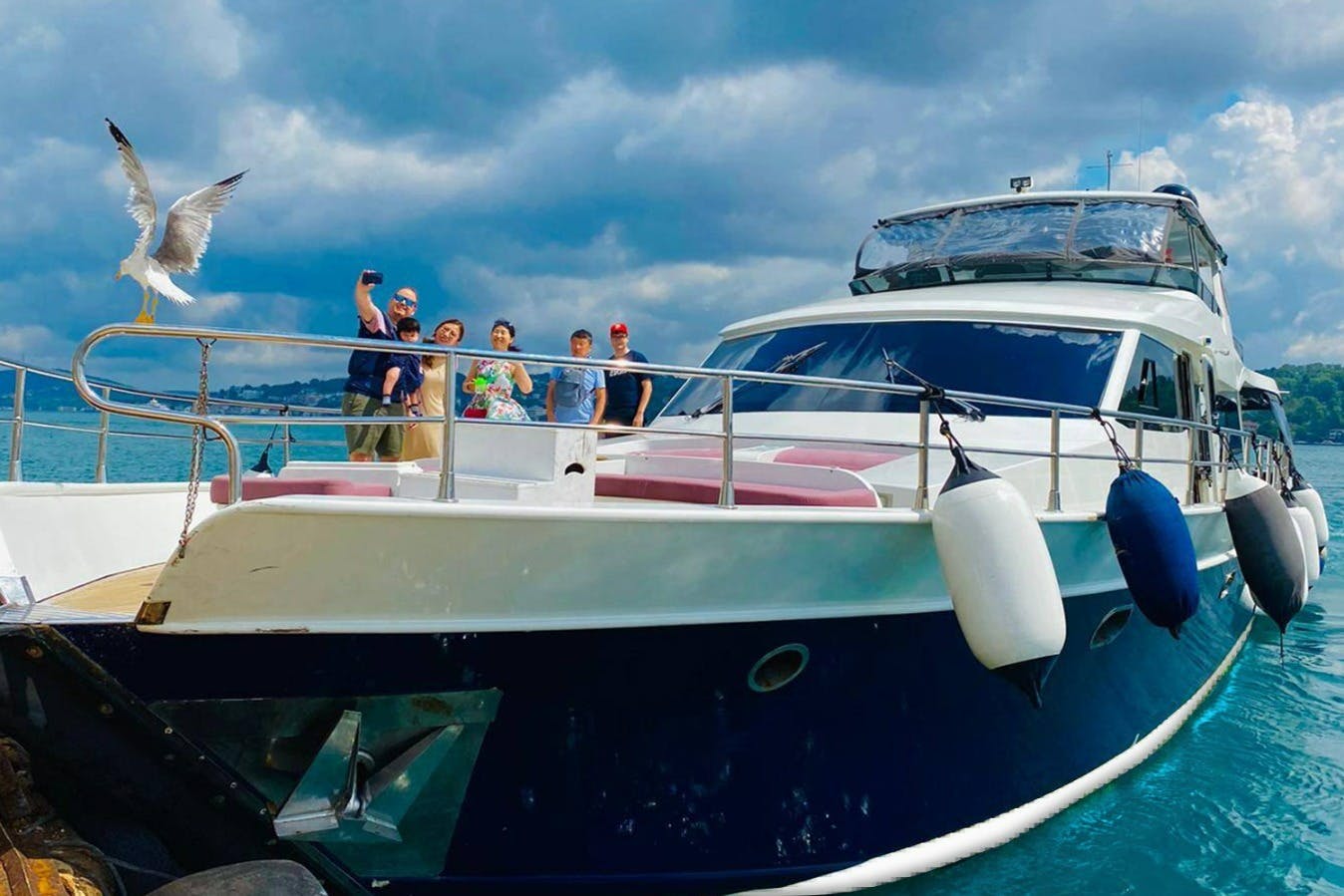 Crociera turistica sul Bosforo con uno yacht di lusso