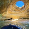 Sonnenaufgang Benagil Höhlen Bootstour von Portimao