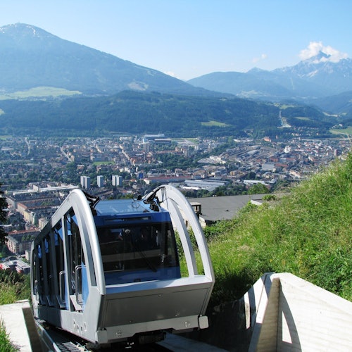Viaje de ida y vuelta en funicular: Innsbruck a Hungerburgbahn