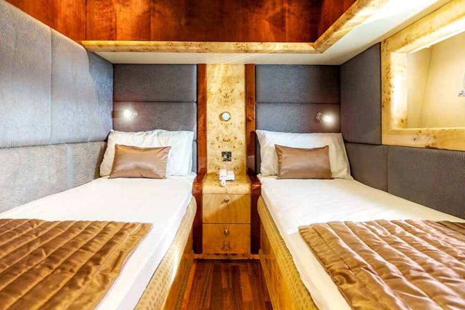 61フィートラグジュアリーヨットチャーター-シルバークリーク