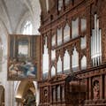 文艺复兴时期的管风琴。它建于1567年，于2012年修复，保留了雕塑家具和两扇铰链门。