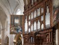 Orgue de la Renaissance. Construit en 1567 et restauré en 2012, il conserve le mobilier sculptural et les deux portes à charnières.