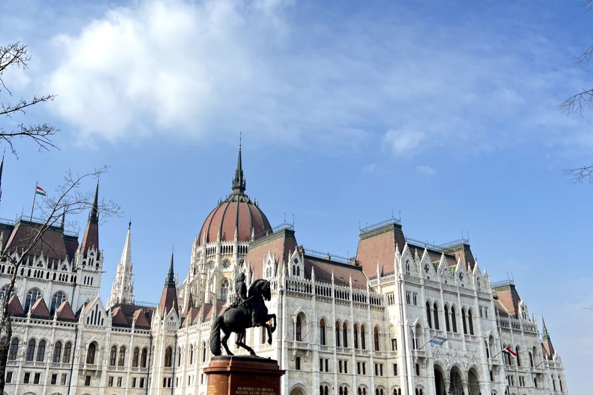 Просто сбежать из своего города