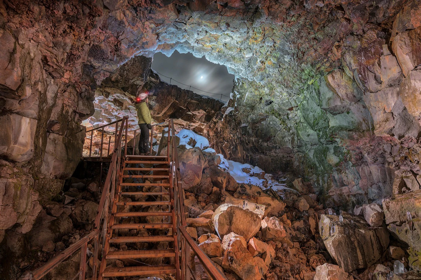 Golden Circle & Lava Tunnel: Day Tour from Reykjavik