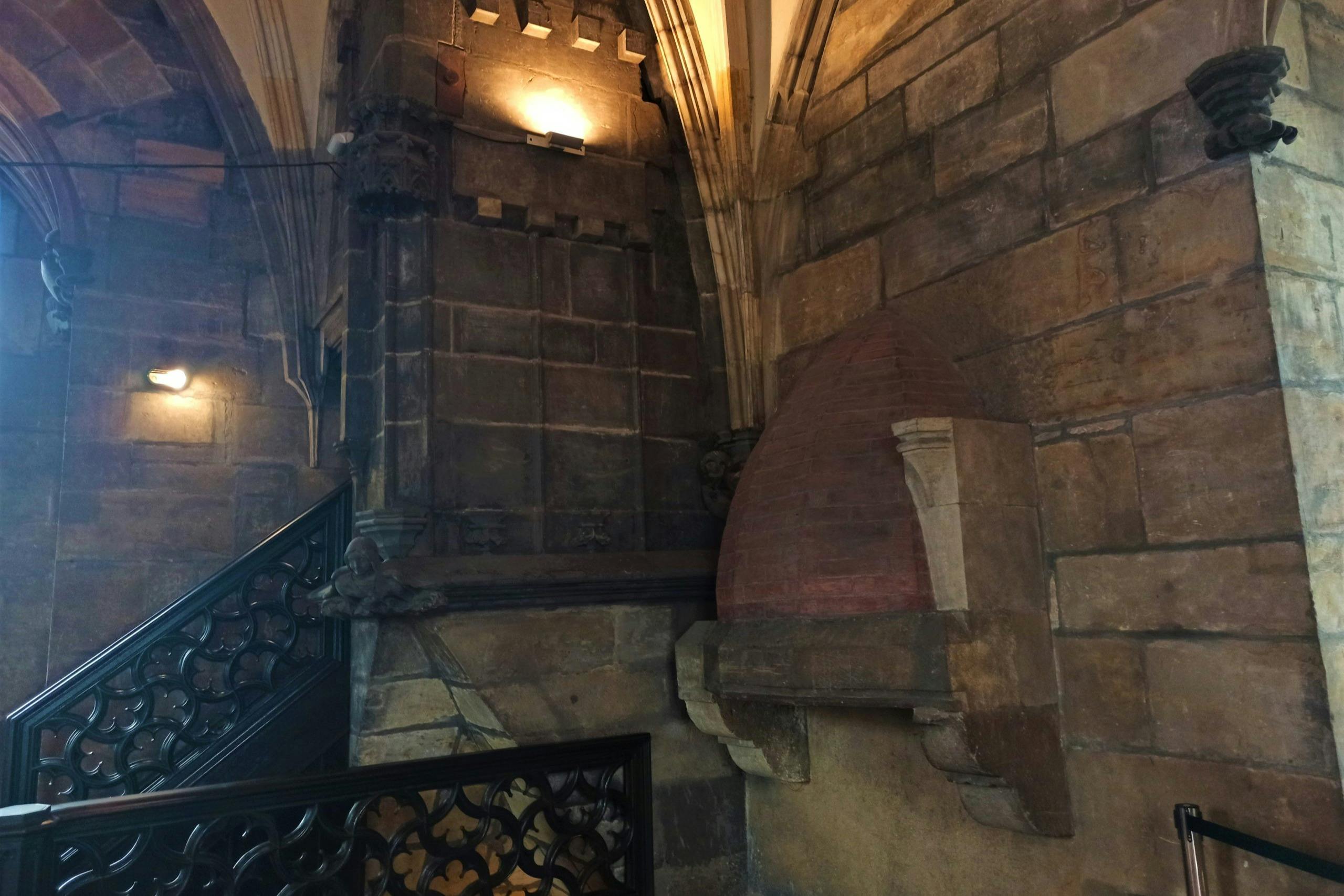 Пороховые ворота башни