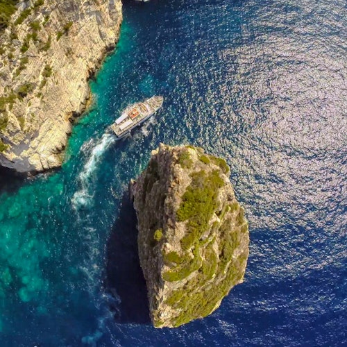 Crucero por las Cuevas Azules de Paxos y Antipaxos (pueblo de Gaios) desde el puerto de Corfú