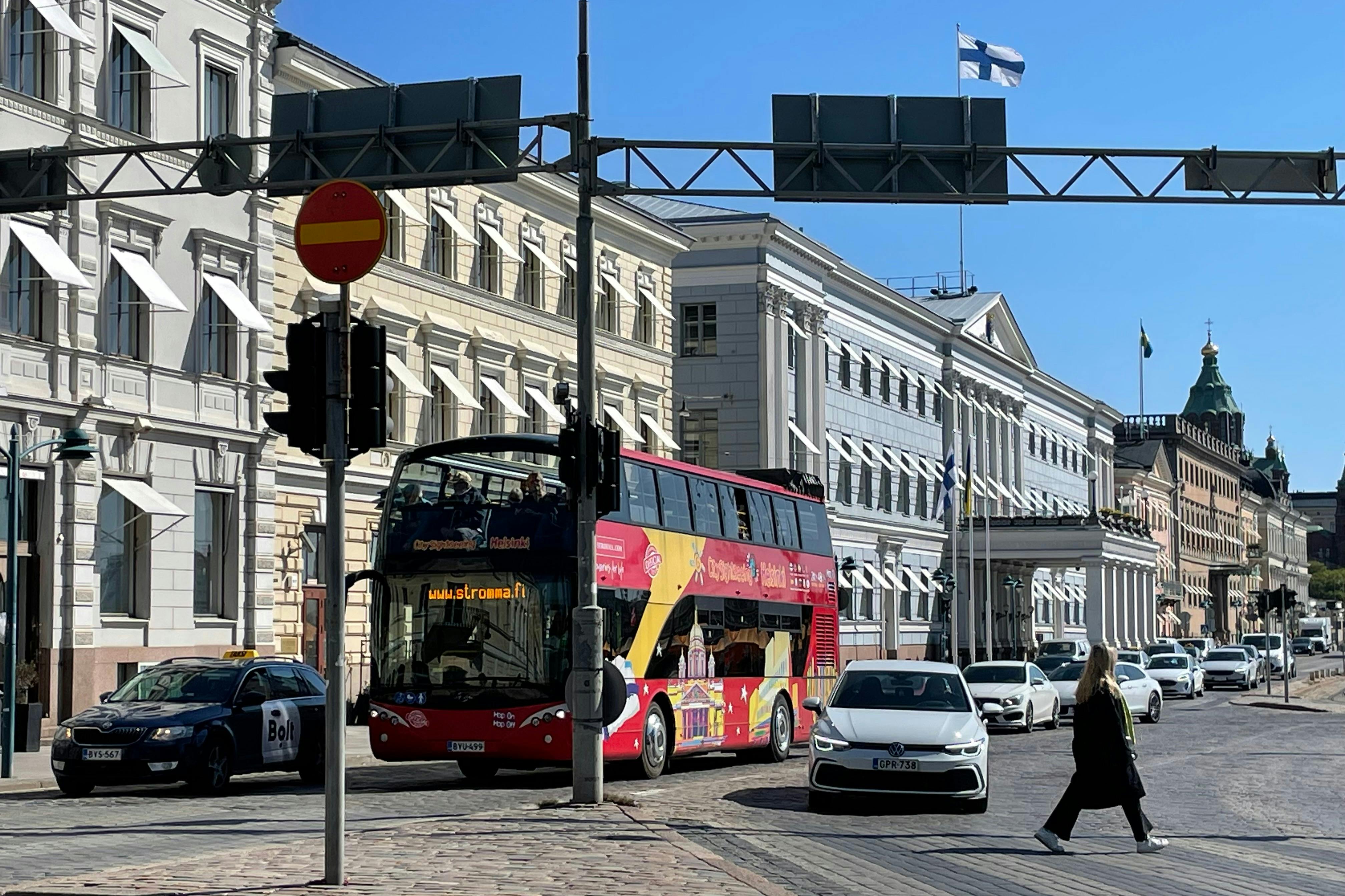 Hop On-Hop Off bus and the Helsinki City Hall