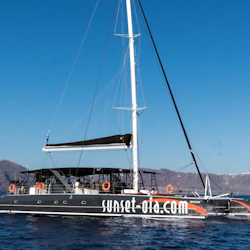 Santorini: Red Morning Cruise + Meal + Transfers 3