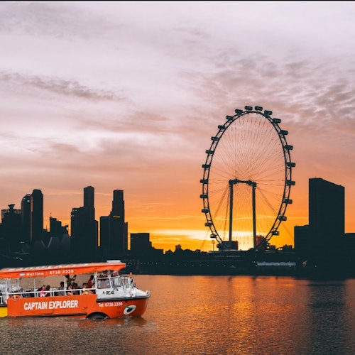 Singapore: Cruise by the Bay with Snacks and Drinks