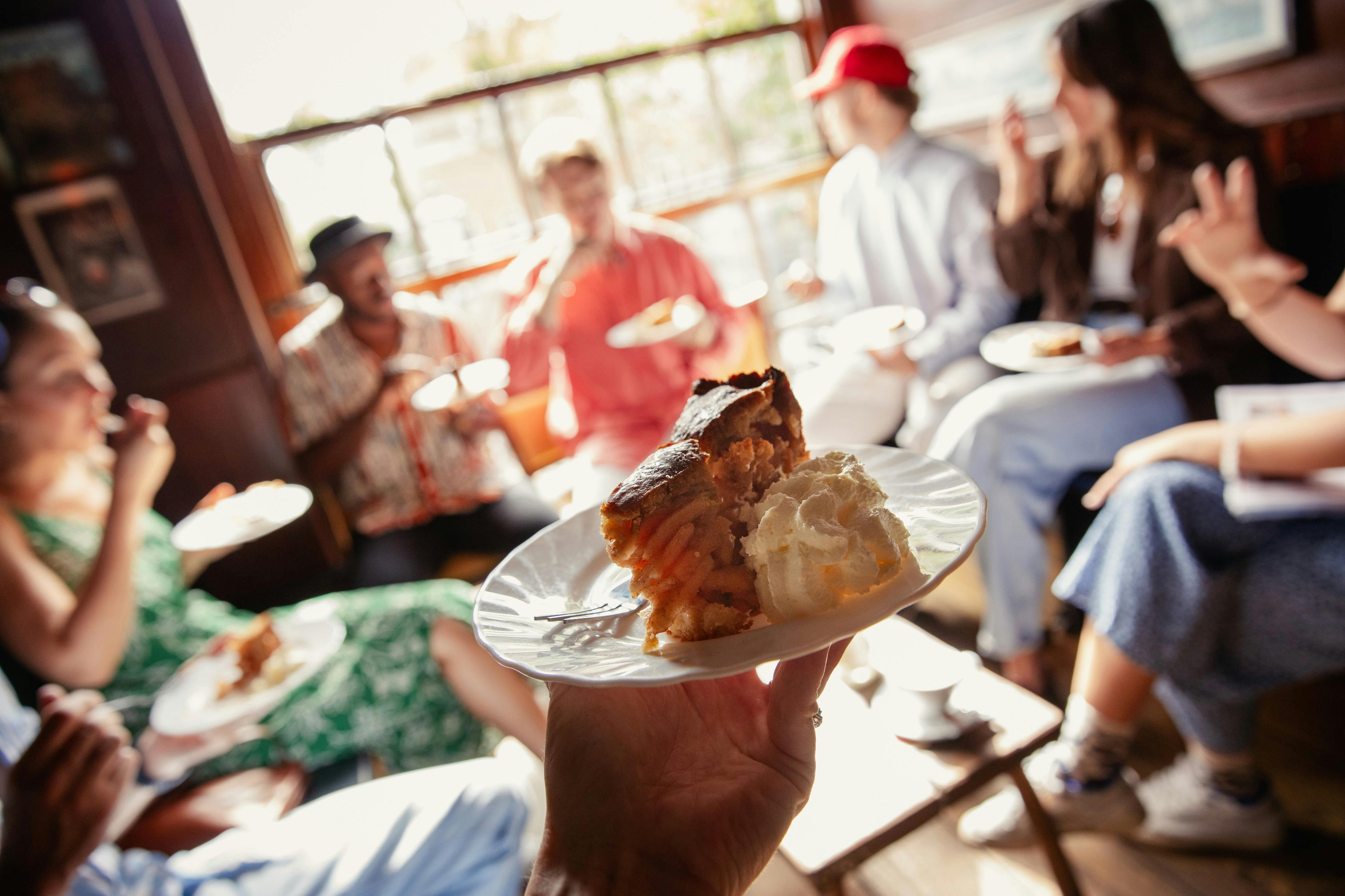 μηλόπιτα και κρέμα γάλακτος