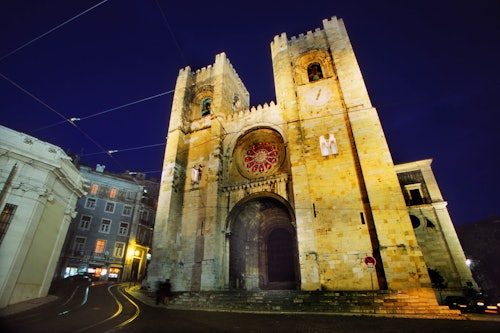 リスボン：夜の市内観光、ディナー、ファドショー（送迎付き）(即日発券)