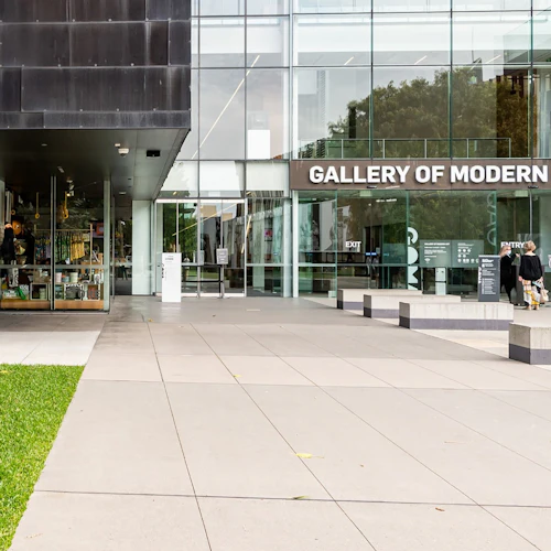 QAGOMA: 1-Hr Tour + Lunch