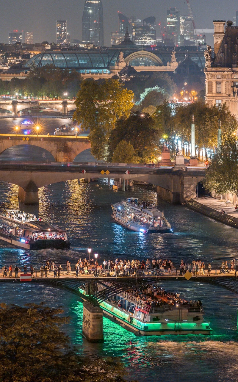 Bateaux Mouches: שייט ארוחת ערב על הסיין בפריז עם מוזיקה חיה בParis — תמונה 3