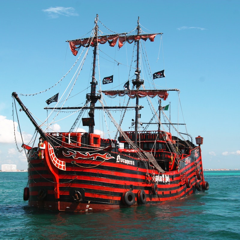 jolly roger pirate cruise at sea informazioni
