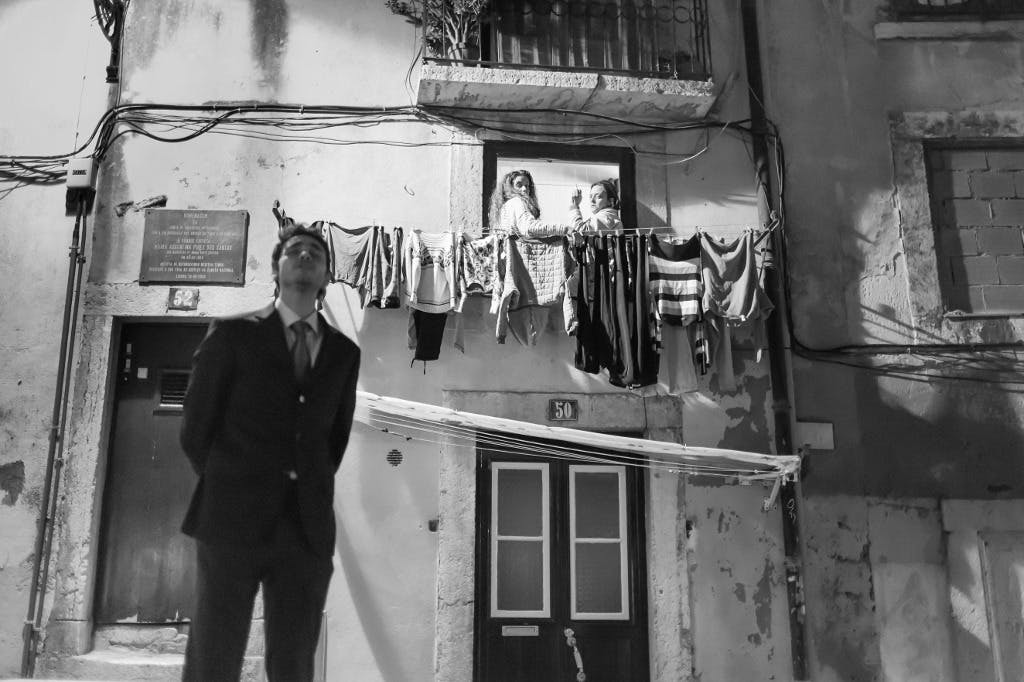 供应商的Fadista Ruca在Mouraria街头表演。