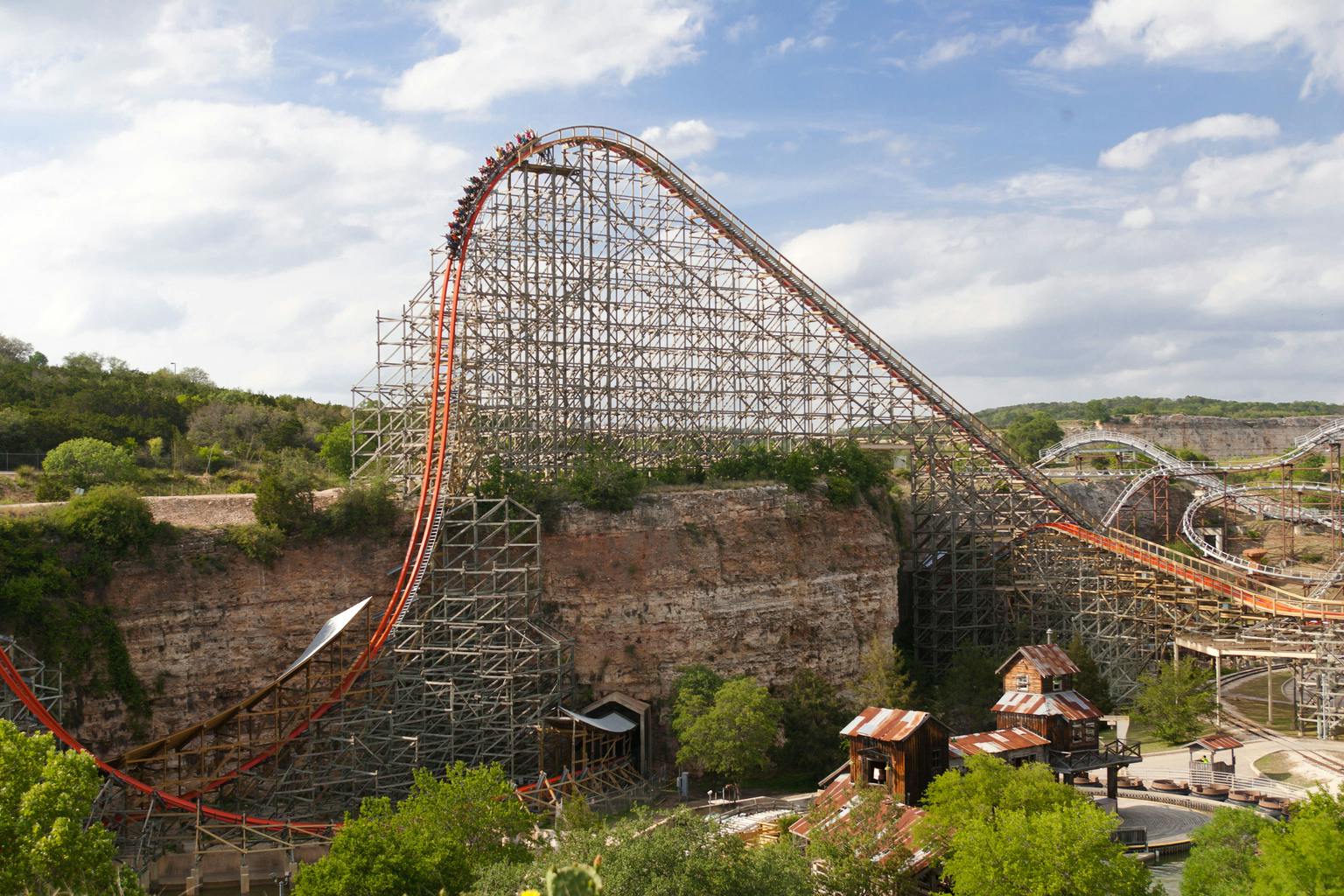 Six Flags Fiesta Texas: One Day Ticket 4
