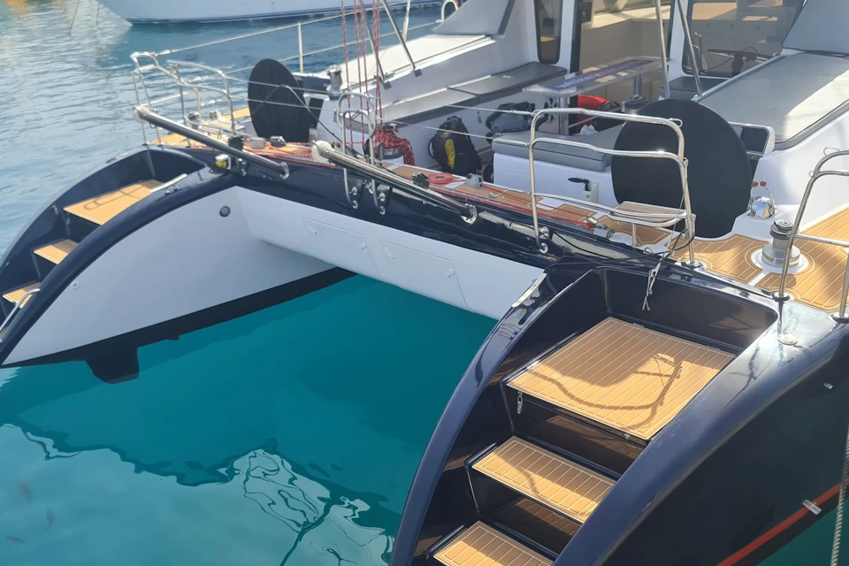 Chill out luxury catamaran HUG