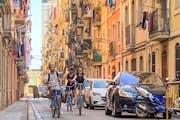 자전거를 타고 바르셀로나 거리 둘러보기