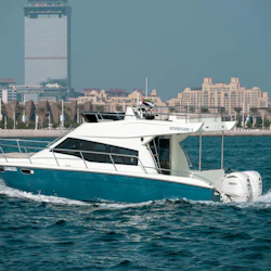Dubai Harbour: 40-Ft Yacht Charter 4